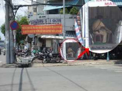 Bỏ chốt trực, CSGT ngồi.... 'tám' chuyện nhà dân