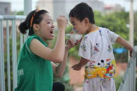 Hành trình xanh mang tiếng cười đến trẻ mồ côi