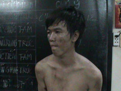 Nam sinh viên chém bạn cùng phòng, đâm bạn gái bất tỉnh