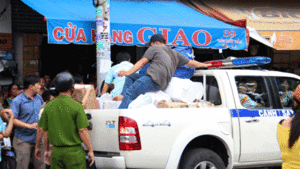 TP. HCM: Bắt giữ một kho thuốc lá lậu dưới tầng hầm