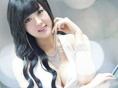 Nhan sắc diễm lệ trên sàn triển lãm xe Busan