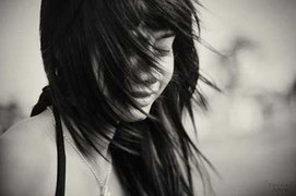 Trả giá vì lời thách đố 'cưa đổ' thầy giáo trẻ