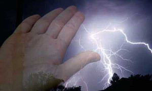 Giai thoại kỳ bí về bàn tay người chết vì sét đánh