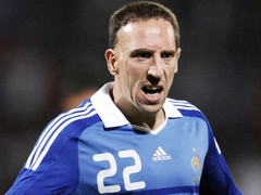 Ribery giúp Pháp chật vật lội ngược dòng Iceland