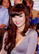 Hồng Quế tươi tắn, HH Diễm Hương khoe vũ đạo đắm say