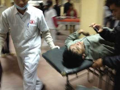 Treo biển quảng cáo: một công nhân tử vong