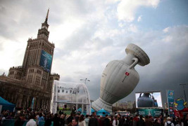 Hiểm họa Euro (P.1): Canh bạc tương lai của Ba Lan