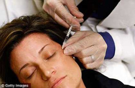 Bất bình khi giáo viên được phẫu thuật thẩm mỹ miễn phí