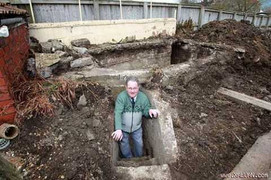 Trốn truy nã 5 năm bằng hầm tự đào trong nhà