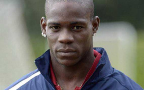 Balotelli: 'Đụng vào tôi chỉ có nước... đi đời nhà ma!'