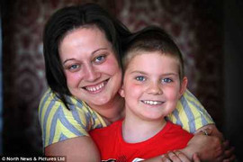 Bé 8 tuổi 2 lần cứu mẹ thoát chết