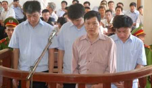 Xét xử 4 Kiểm toán Nhà nước nhận hối lộ