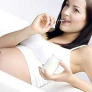 Bà bầu có nên ăn sữa chua thường xuyên?