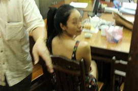 Ca sĩ trẻ tiết lộ chuyện hậu trường trong showbiz Việt