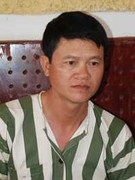 Bị truy nã vẫn đi làm thầy giáo tiểu học