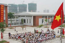 Rộn ràng bước chân trẻ ở ngôi trường rộng nhất Thủ đô