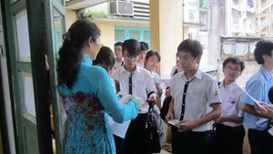 Thu “tiền trà nước” cho giám thị