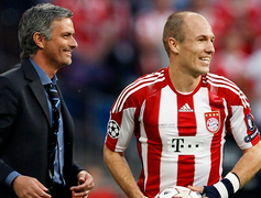 Hà Lan ở Euro: Vợ siêu mẫu, máu nghệ sỹ và... thích Mou