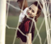 Người đẹp Việt... xinh nhất Euro 2012 (kỳ 2)