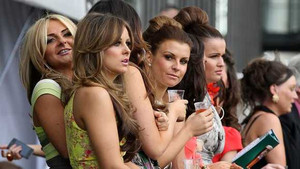 Bản tin Euro 18h: WAGs Anh lại chơi ngông