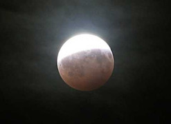 Hôm nay, Việt Nam đón siêu nguyệt thực