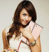 Mặc kệ scandal, Hồng Quế tự tin bằng tốt nghiệp giỏi