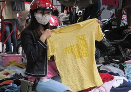 Bão giá, sắm quần áo thời trang giá... 1.000 đồng