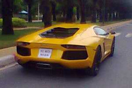 ‘Siêu bò’ Lamborghini giá 25 tỷ dạo phố Sài Gòn