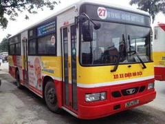 Hà Nội: Lái xe buýt bị côn đồ tấn công