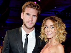 Miley Cyrus nhận lời cầu hôn của Liam Hemsworth