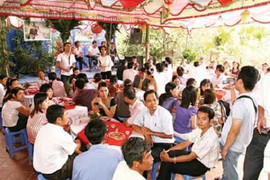 Đột tử khi đang ăn cưới