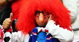 Fans Euro: Muôn vạn kiểu làm đẹp