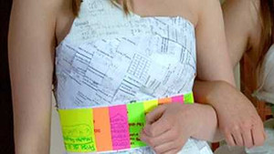 Thi xong teen girl chế váy dạ hội từ... bài tập Toán