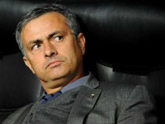 Mourinho chỉ trích lối chơi 'vô dụng' của TBN