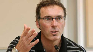 HLV trưởng tuyển Pháp khiêm tốn trước người Anh