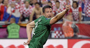 Ireland dùng tuyệt chiêu bóng bổng gỡ hòa 1-1