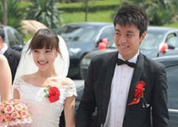 'Mỹ nhân thiên hạ' Lý Tiểu Lộ 'ăn cơm trước kẻng'?