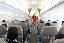 Bị cấm bay vì dọa nổ mìn và mang súng lên máy bay