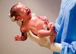 Bác sĩ quên gạc trong bụng sản phụ