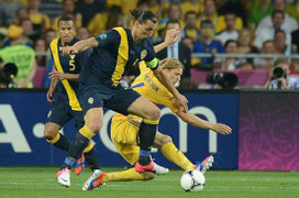 Mafia ám ảnh Euro: Đến lượt Ibra dính bẫy?