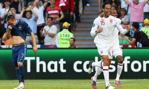 Lescott đội đầu dũng mãnh mở điểm cho tuyển Anh