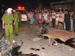 Quét rác vào sáng sớm, bị ô tô tông chết