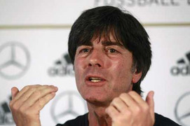 Đại chiến Hà Lan – Đức: Joachim Loew “bắt vị” Marwijk