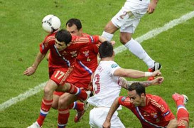 Xuất sắc cầm hòa Nga, Ba Lan nuôi mộng đi tiếp