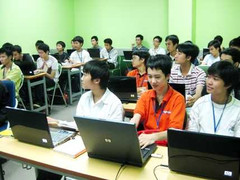 Hơn 1 tỷ đồng học bổng Tài năng trẻ FPT
