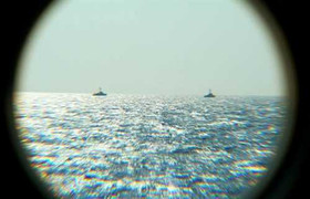 Ảnh: Hải quân VN và TQ diễn tập chống cướp biển