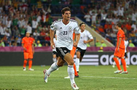 Gomez lập cú đúp, Đức diệt gọn Hà Lan