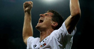 Gomez lần thứ hai khiến người Hà Lan khóc hận