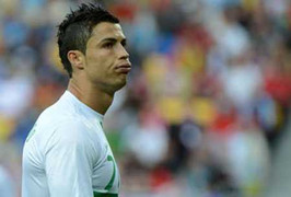 Bị la ó, Ronaldo