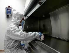 Cô gái đầu tiên cấy tĩnh mạch nuôi từ tế bào của mình